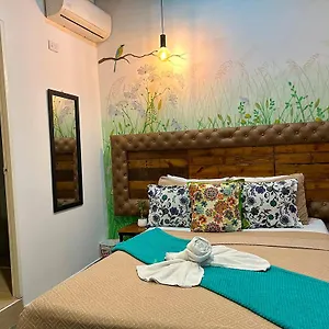 Boutique La 10 Hostel