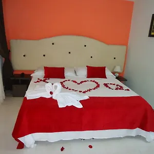 Hotel House A 5 Min De La Embajada Americana, Bogotá